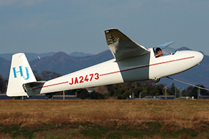 ウィンチ曳航を行うグライダー（Ka-6CR型）