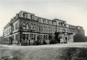 東京高等工業学校（本館）