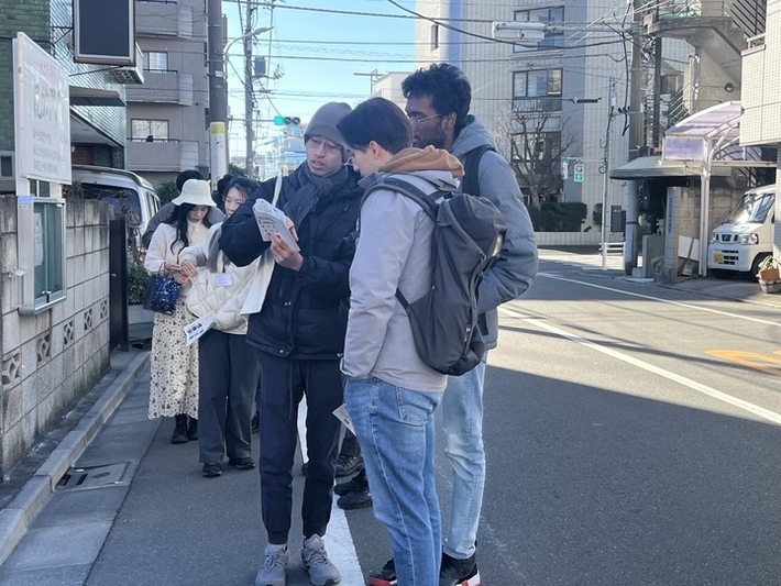 お寺の歴史と謎解きの進め方を説明