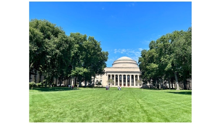 写真 1 Great Dome & Killian Court