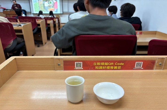 試飲しながらの台湾茶の授業