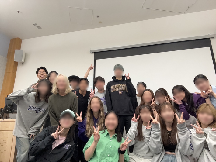 クラスメイトと記念撮影