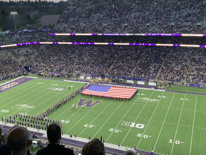 ＵＷアメフトチーム開幕戦