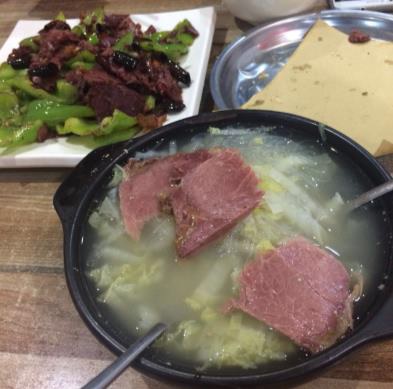 △ロバ肉料理