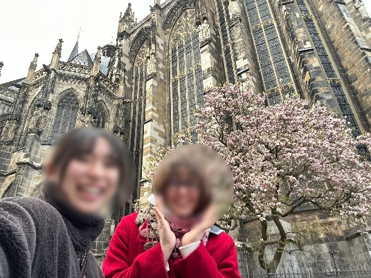 お世話になったバディと世界遺産のアーヘン大聖堂の前で