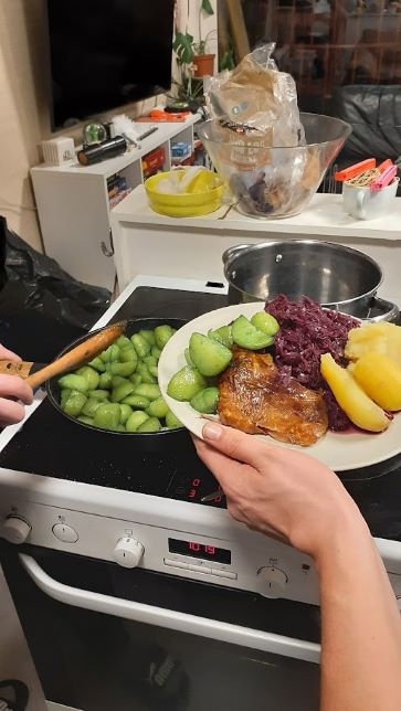 聖マルティヌスの日に食べる鴨肉とジャガイモ